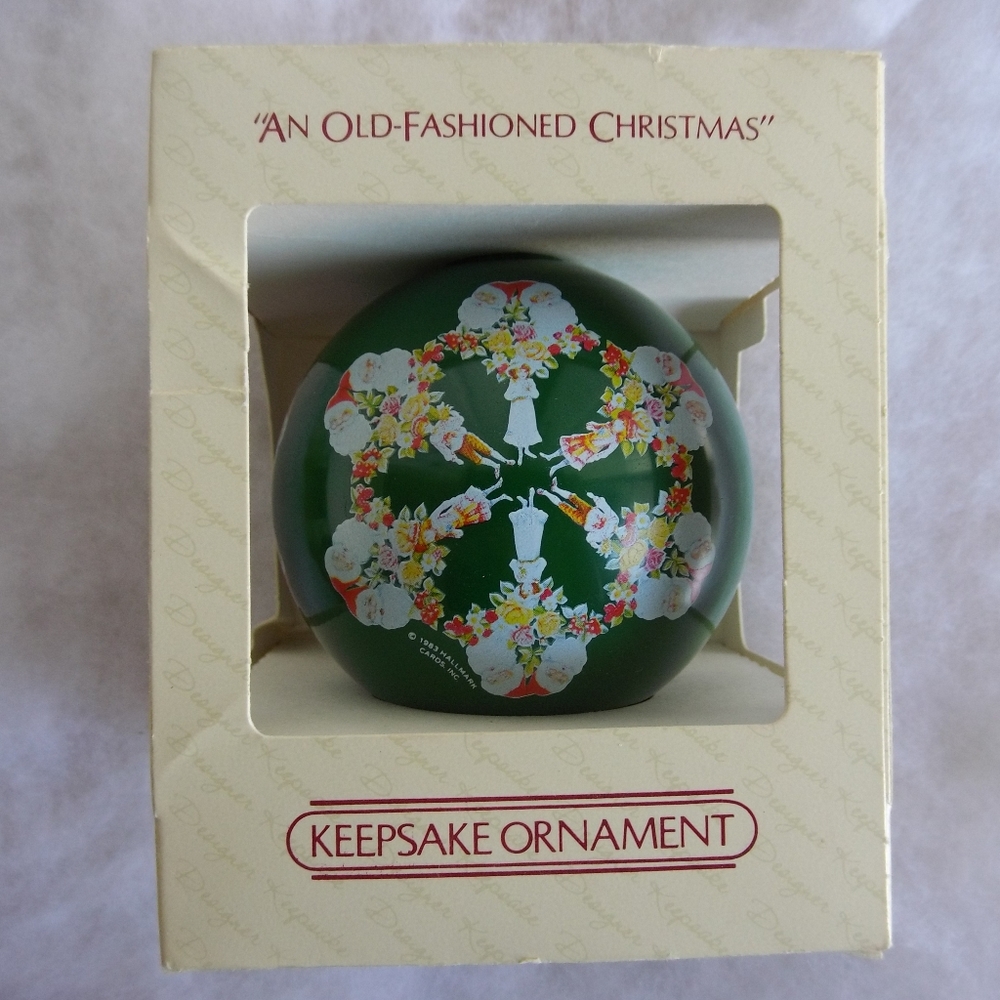 Hallmark An Old-Fashioned Christmas Glass Ornament